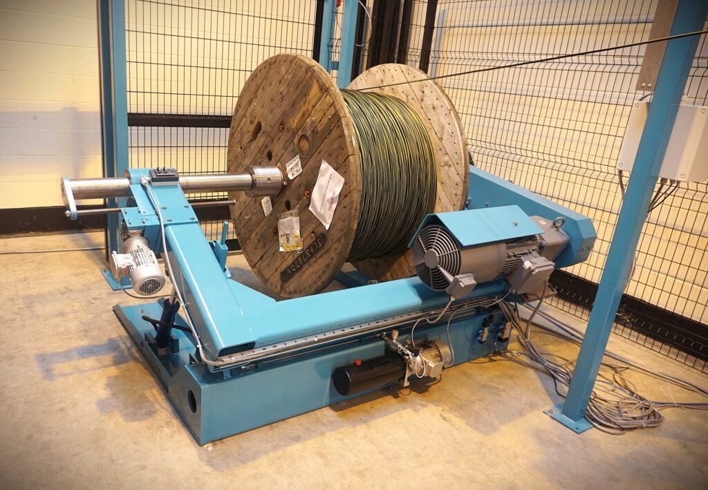 Driven Cantilever Pay-off - Danross Engineering