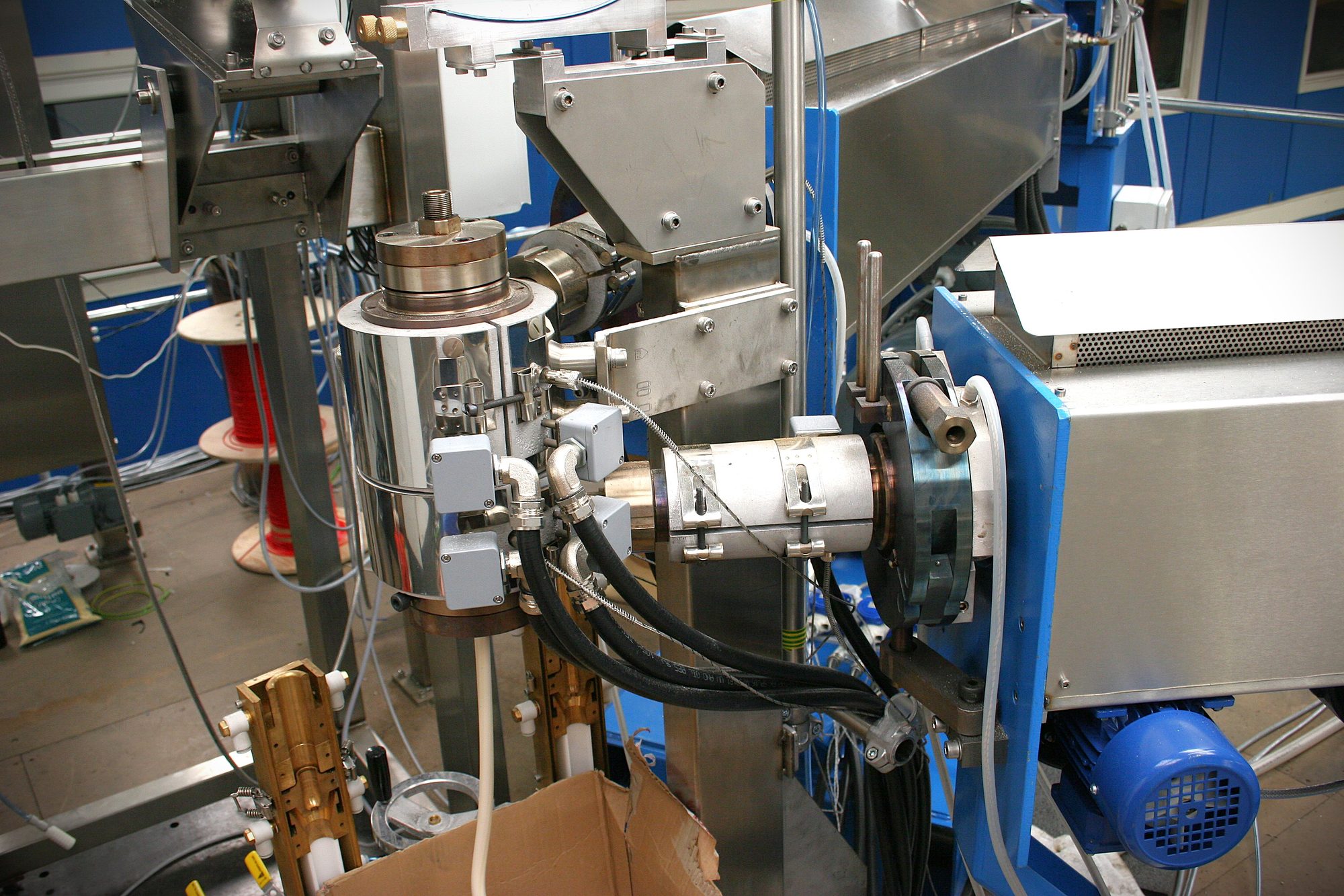 Vertical Co-extrusion Diehead - Danross Engineering